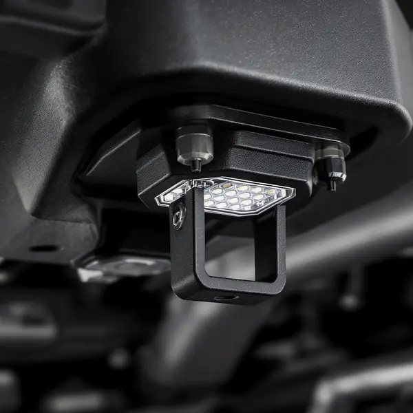 LED pagalbinio apšvietimo anti-rezonansinio laikiklio konstrukcijos detalės vibracijos atsparumo užtikrinimui visureigiam automobiliui