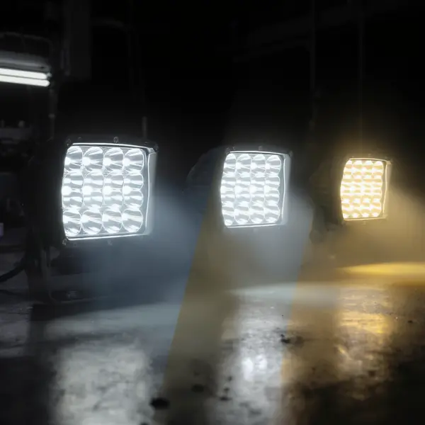 LED žibintų spalvų temperatūros palyginimas rūke - optimalių 3000K-4300K LED žibintų efektyvumo demonstracija