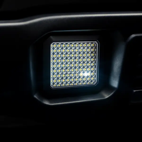 Mikrolęšių technologija LED darbo žibintuose - tolygus šviesos srautas