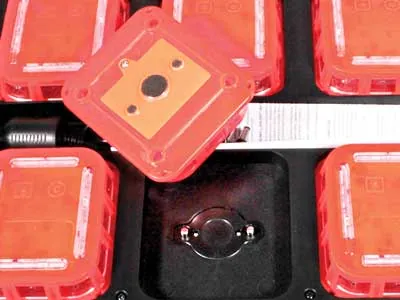 Geltoni LED Įspėjamieji Žibintai Rinkinys - 6vnt. Įkraunami, Sinchronizuojami, Atsparūs Smūgiams ir Vandeniui - Attēls 3