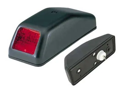 Raudonas halogeninis šoninis gabaritinis žibintas su išgaubtu apatiniu guminiu pagrindu, BA15s, 175x68x52mm - Ledbarzibintai.lt