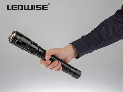 LEDWISE Profesionalus Įkraunamas Rankinis Žibintuvėlis 930lm E17 10R - Attēls 6