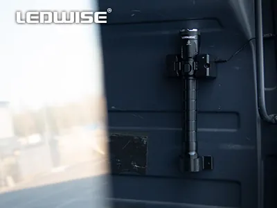 LEDWISE Profesionalus Įkraunamas Rankinis Žibintuvėlis 930lm E17 10R - Attēls 7