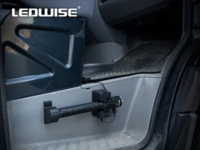 LEDWISE Profesionalus Įkraunamas Rankinis Žibintuvėlis 930lm E17 10R - Attēls 9