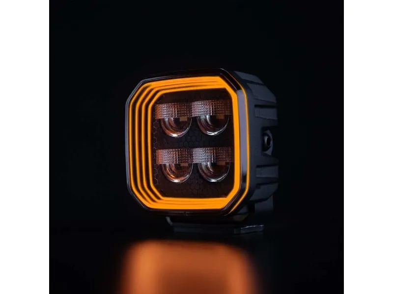 STRANDS FOR9T NO-GLARE Darbinis žibintas su raudonos ir gintarinės spalvos poziciniu apšvietimu, 7200lm, 10-48V, ECE R10